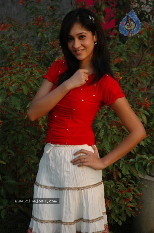 Sindhu Affan New Stills - 17 / 31 photos