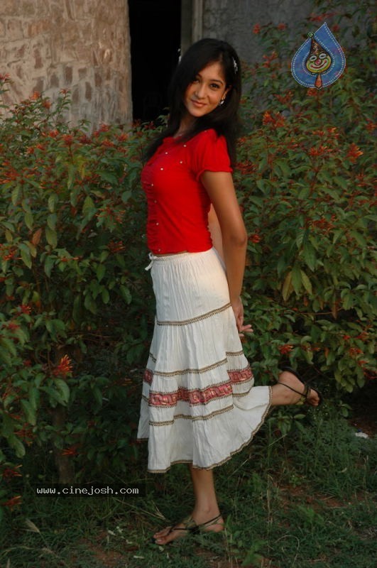 Sindhu Affan New Stills - 24 / 31 photos