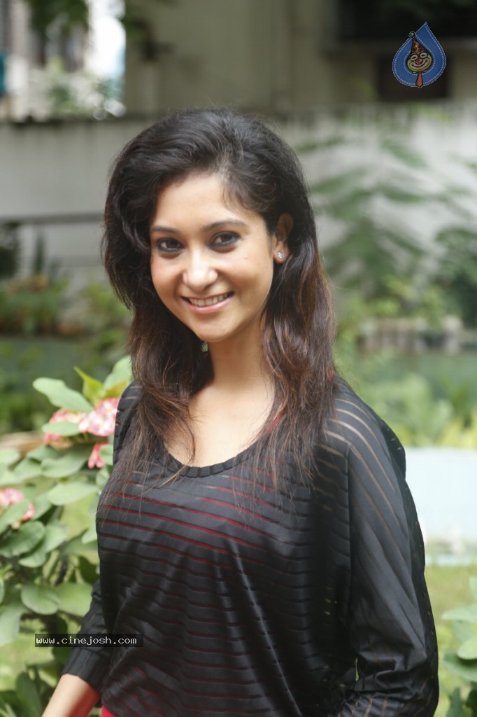 Sindhu Affan Stills - 4 / 42 photos