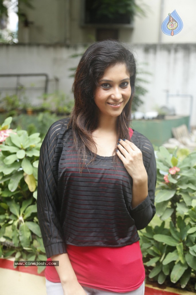 Sindhu Affan Stills - 9 / 42 photos