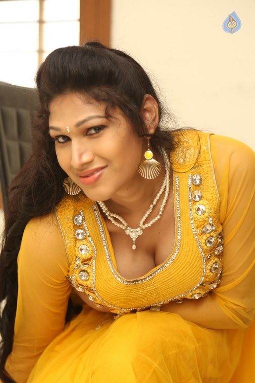 Sirisha New Photos - 17 / 34 photos