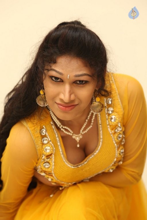 Sirisha New Photos - 18 / 34 photos