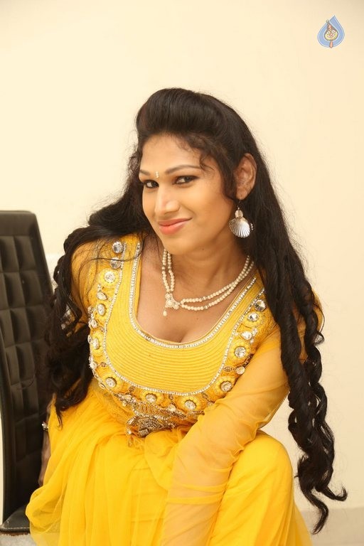 Sirisha New Photos - 20 / 34 photos