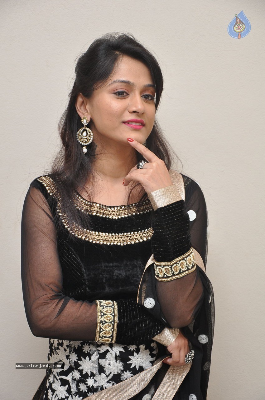 Smithika New Photos - 23 / 55 photos