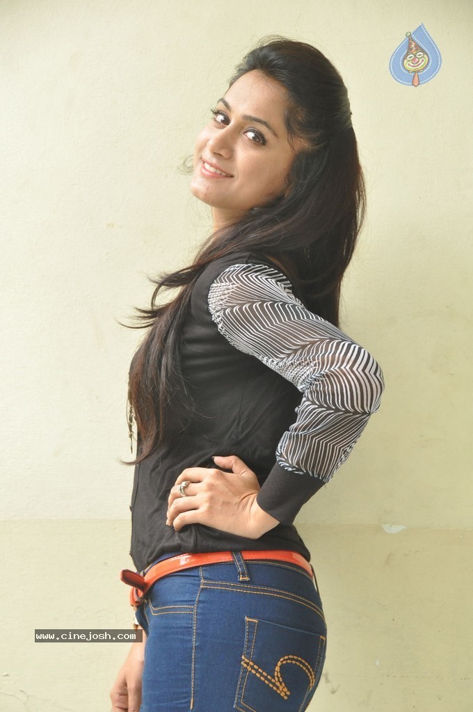 Smrithika Acharya Stills - 31 / 64 photos