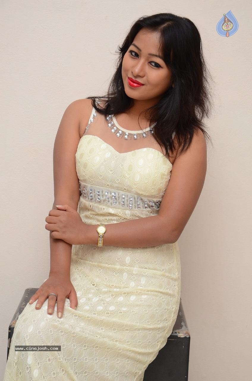 Sneha Gallery - 58 / 64 photos