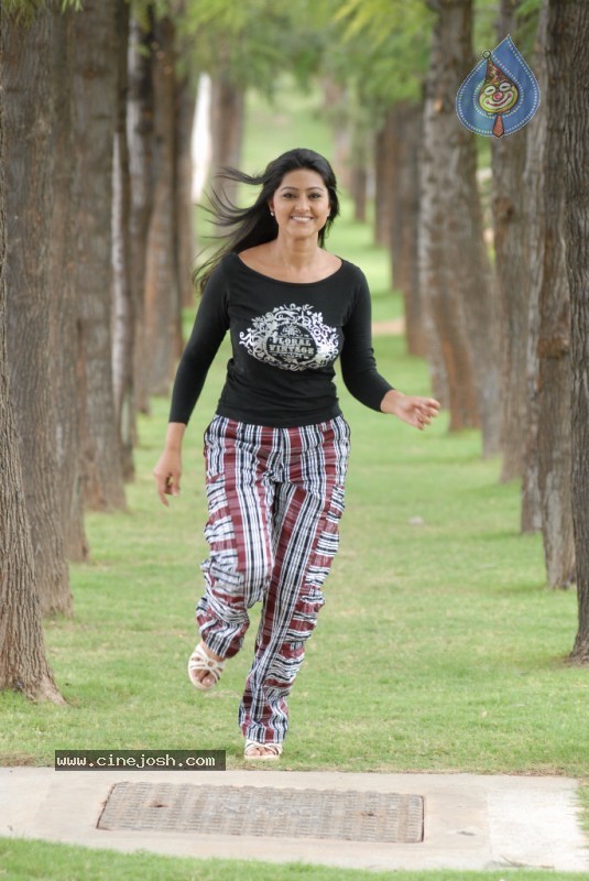 Sneha Latest Stills - 59 / 94 photos