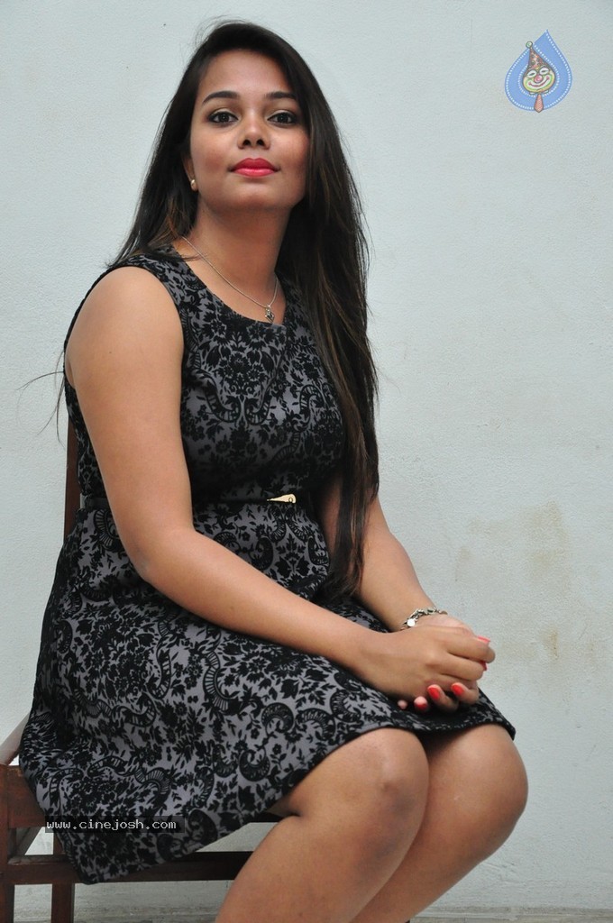 Sneha New Photos - 55 / 62 photos