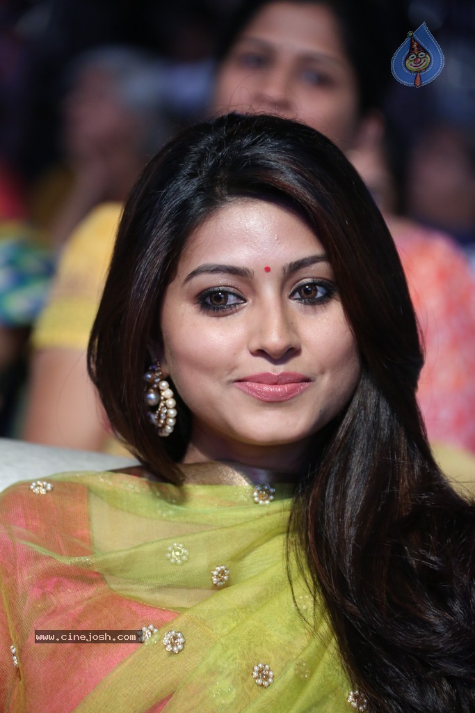 Sneha New Pics - 16 / 75 photos