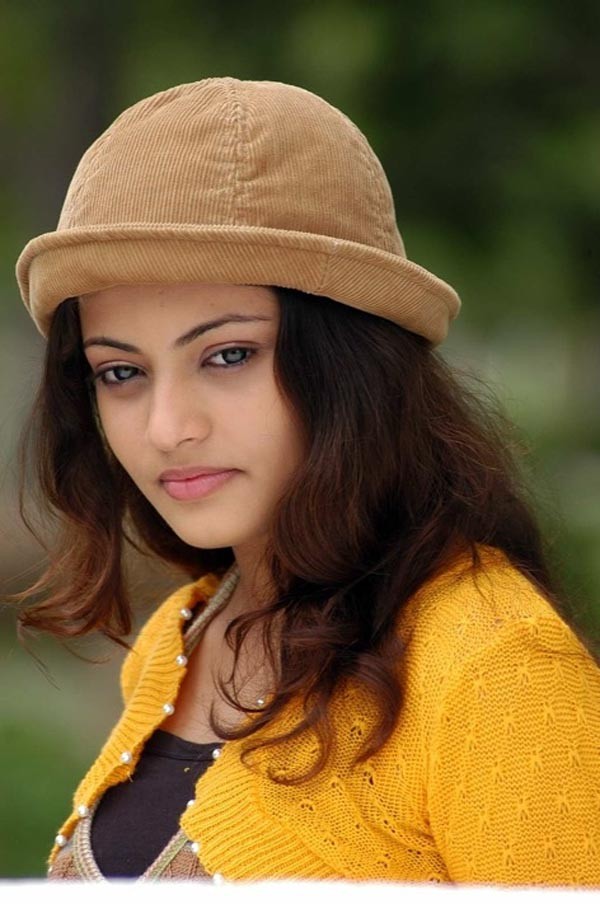 Sneha Ullal - 8 / 10 photos