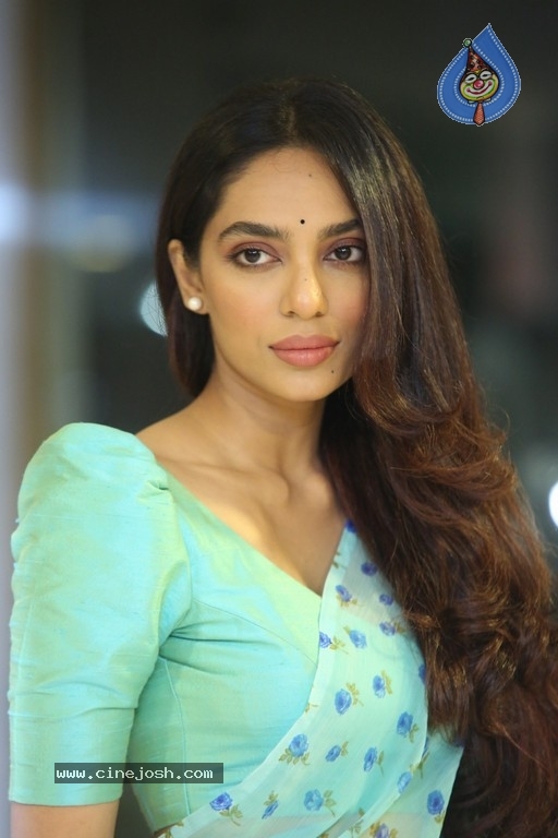 Sobhita Dhulipala Photos - 2 / 30 photos