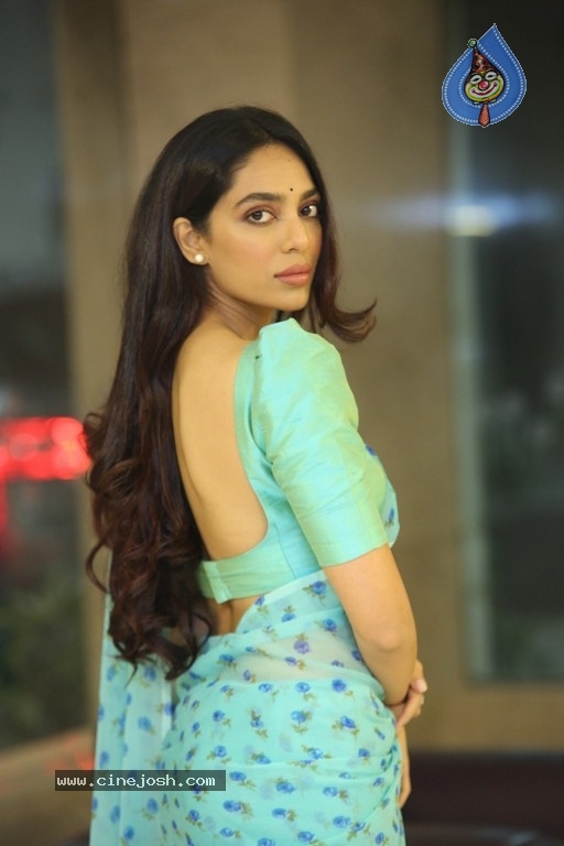 Sobhita Dhulipala Photos - 18 / 30 photos