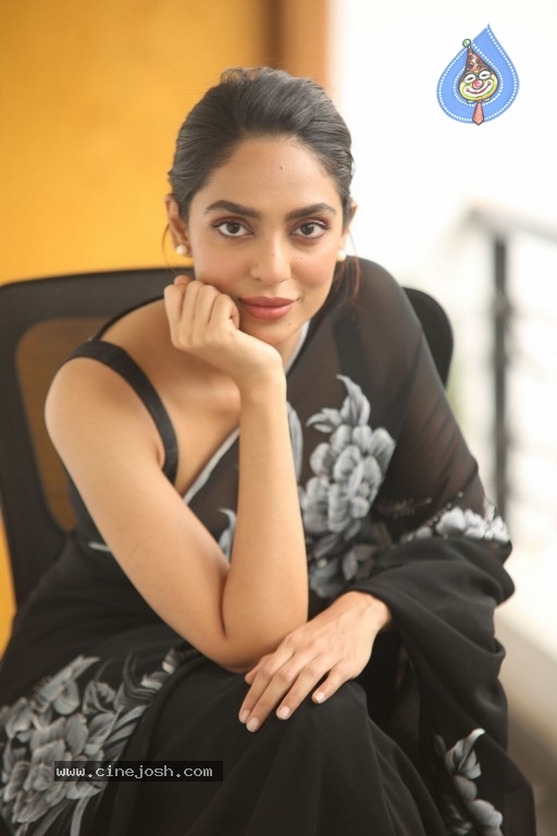 Sobhita Dhulipala Stills - 6 / 21 photos