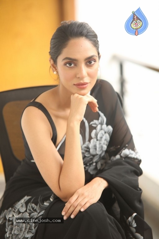 Sobhita Dhulipala Stills - 7 / 21 photos