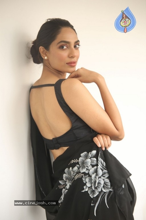 Sobhita Dhulipala Stills - 20 / 21 photos