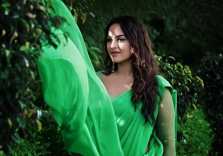 Sonakshi Sinha Stills - 5 / 10 photos