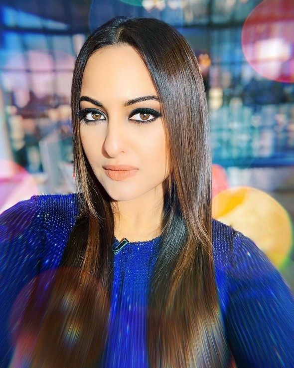 Sonakshi Sinha Stills - 5 / 12 photos