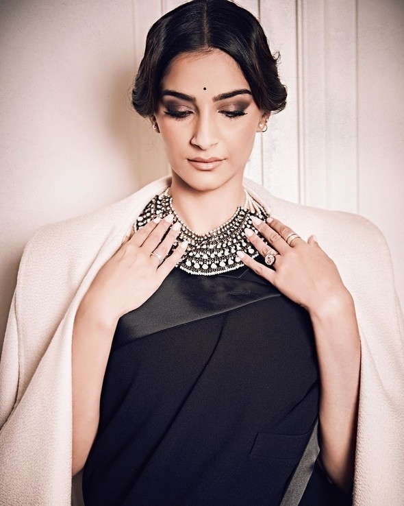 Sonam Kapoor Photos - 13 / 17 photos