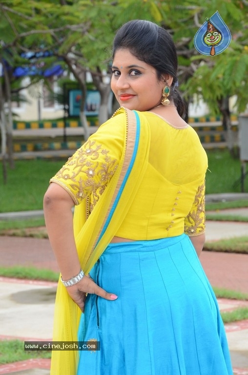 Sonia Chowdary Pics - 13 / 21 photos