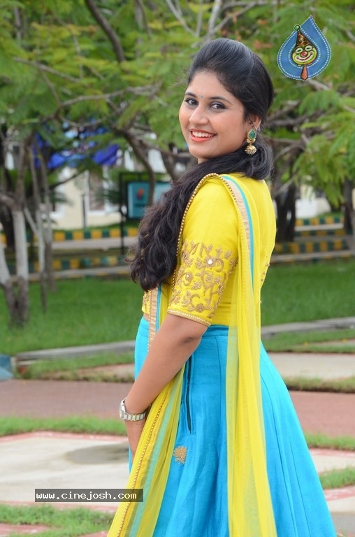 Sonia Chowdary Pics - 16 / 21 photos