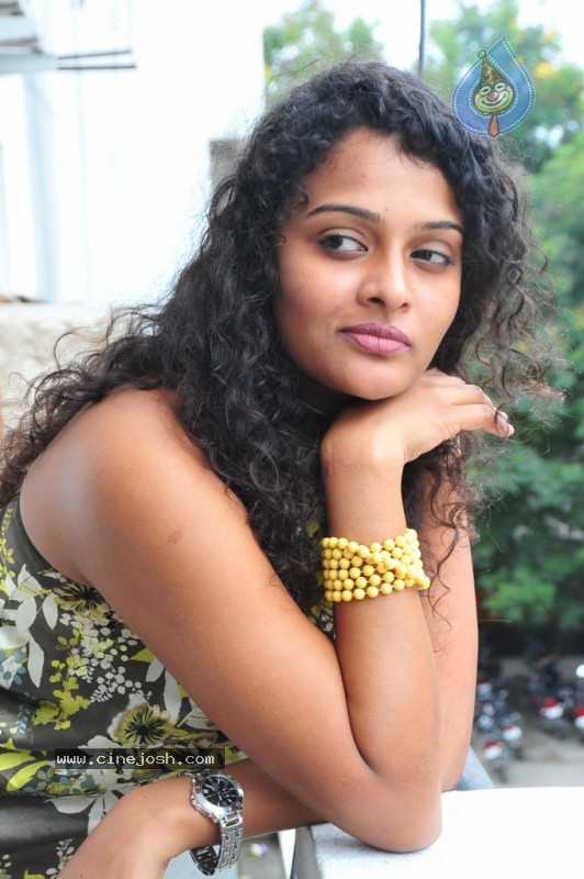 Sonia New Photos - 24 / 49 photos