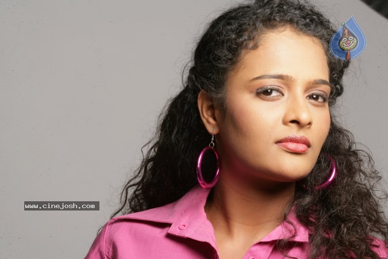 Sonia New Stills - 54 / 75 photos