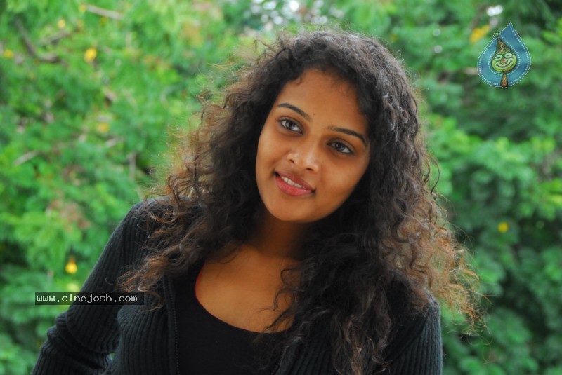 Sonia Stills - 27 / 32 photos