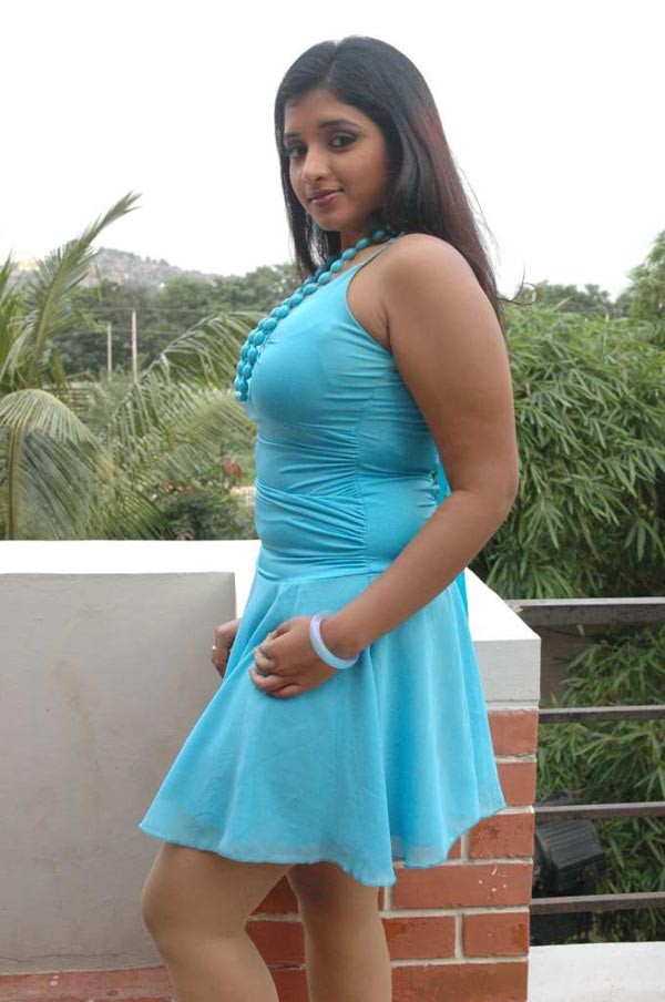 Soumya Photo Gallery - 6 / 50 photos