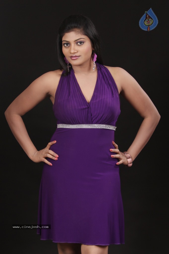 Soumya Hot Gallery - 10 / 45 photos