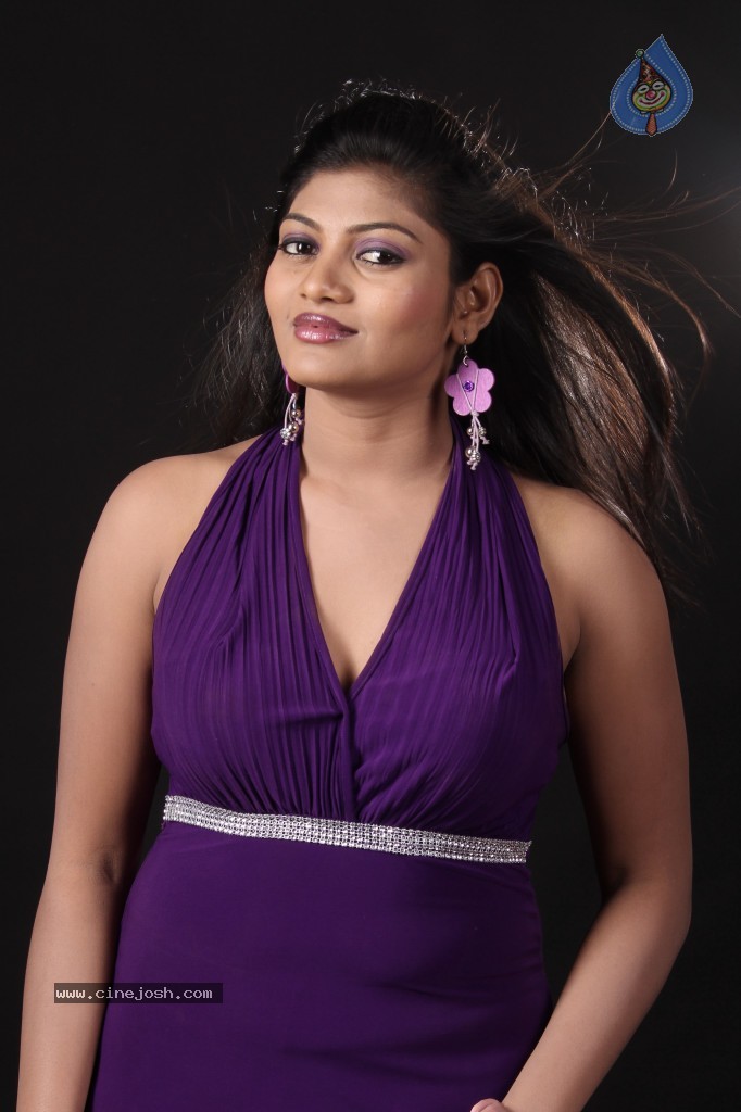 Soumya Hot Gallery - 11 / 45 photos