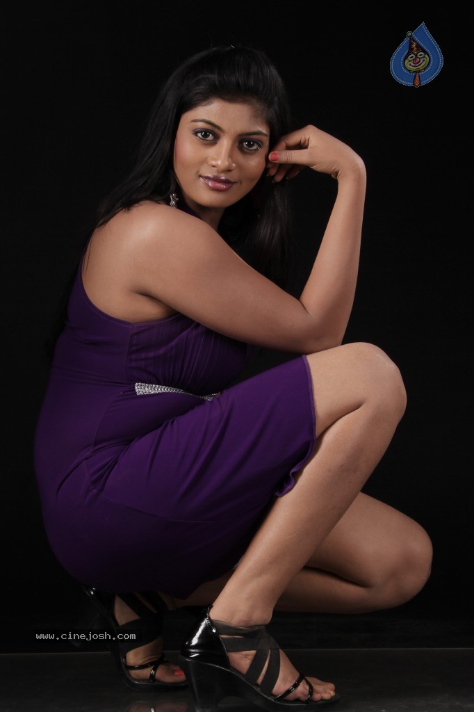 Soumya Hot Gallery - 21 / 45 photos