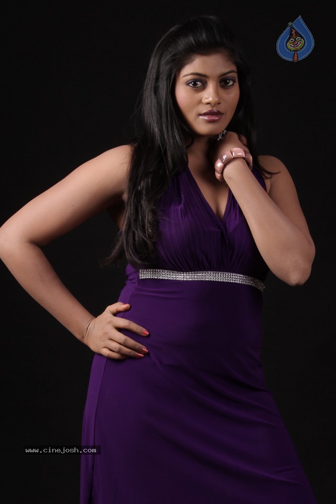 Soumya Hot Gallery - 24 / 45 photos