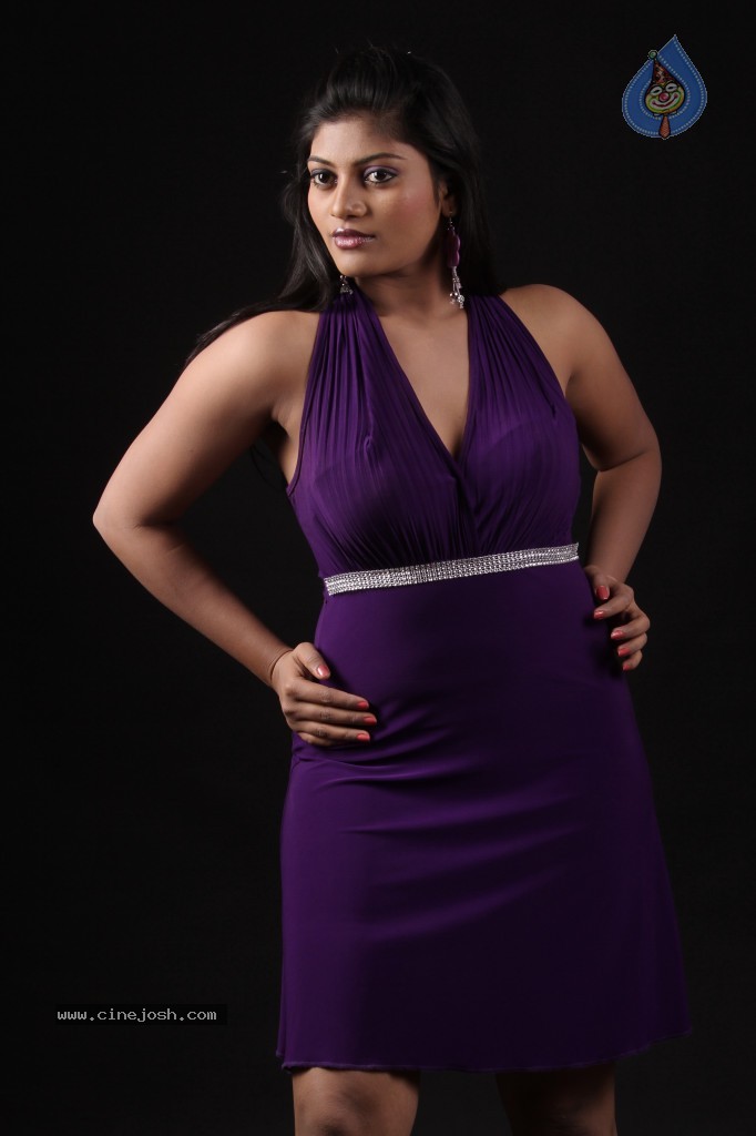 Soumya Hot Gallery - 35 / 45 photos