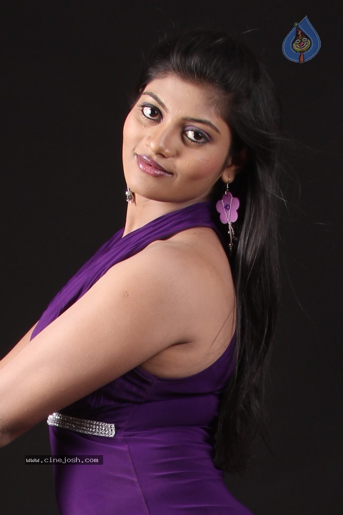 Soumya Hot Gallery - 37 / 45 photos