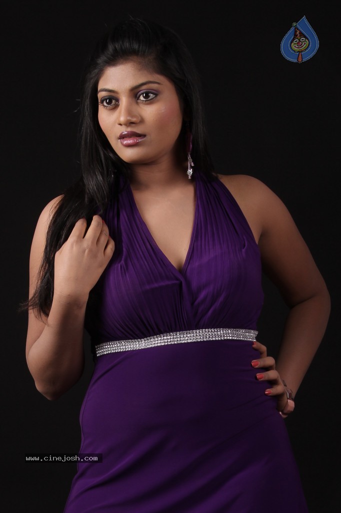 Soumya Hot Gallery - Photo 42 of 45