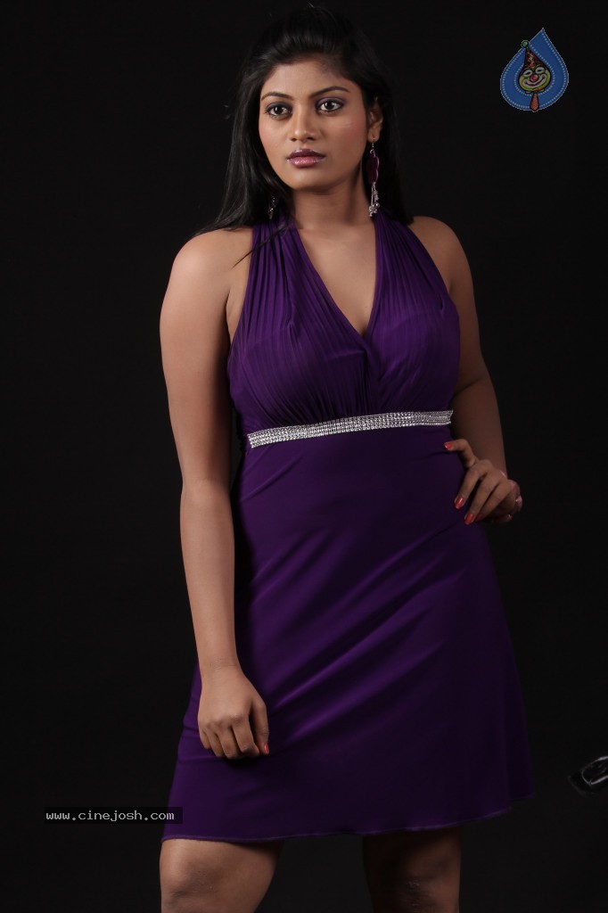 Soumya Hot Gallery - 44 / 45 photos