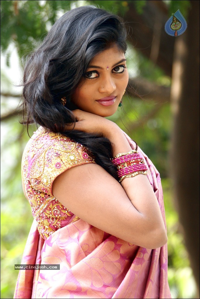 Soumya Hot Gallery - 11 / 46 photos