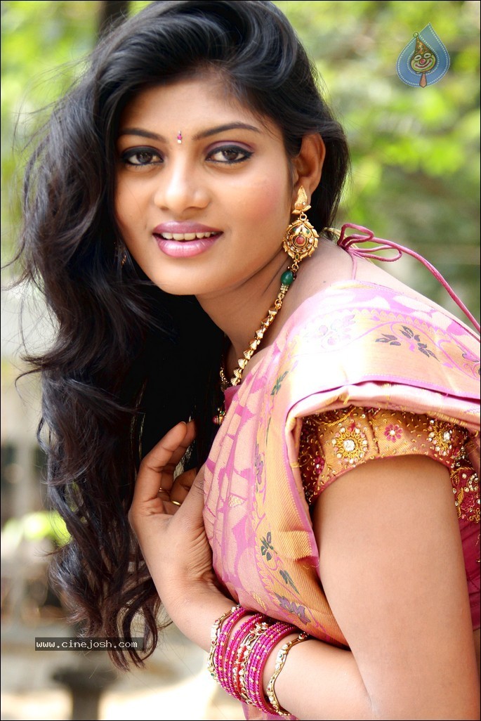 Soumya Hot Gallery - 16 / 46 photos