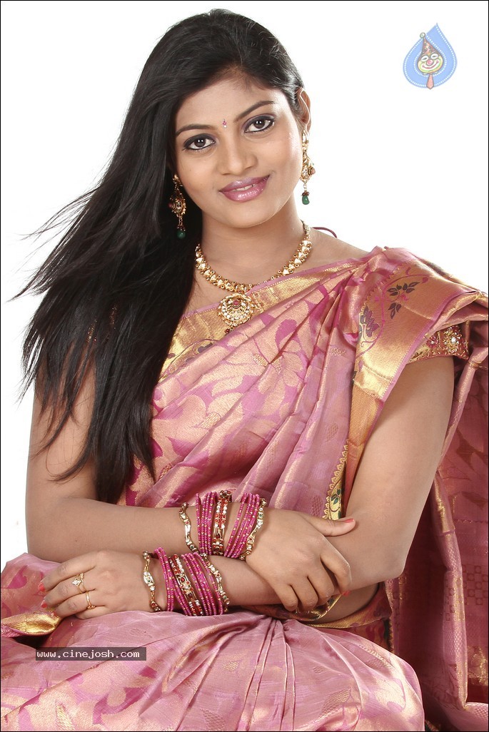 Soumya Hot Gallery - 20 / 46 photos