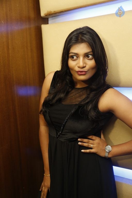 Soumya New Photos - 20 / 42 photos