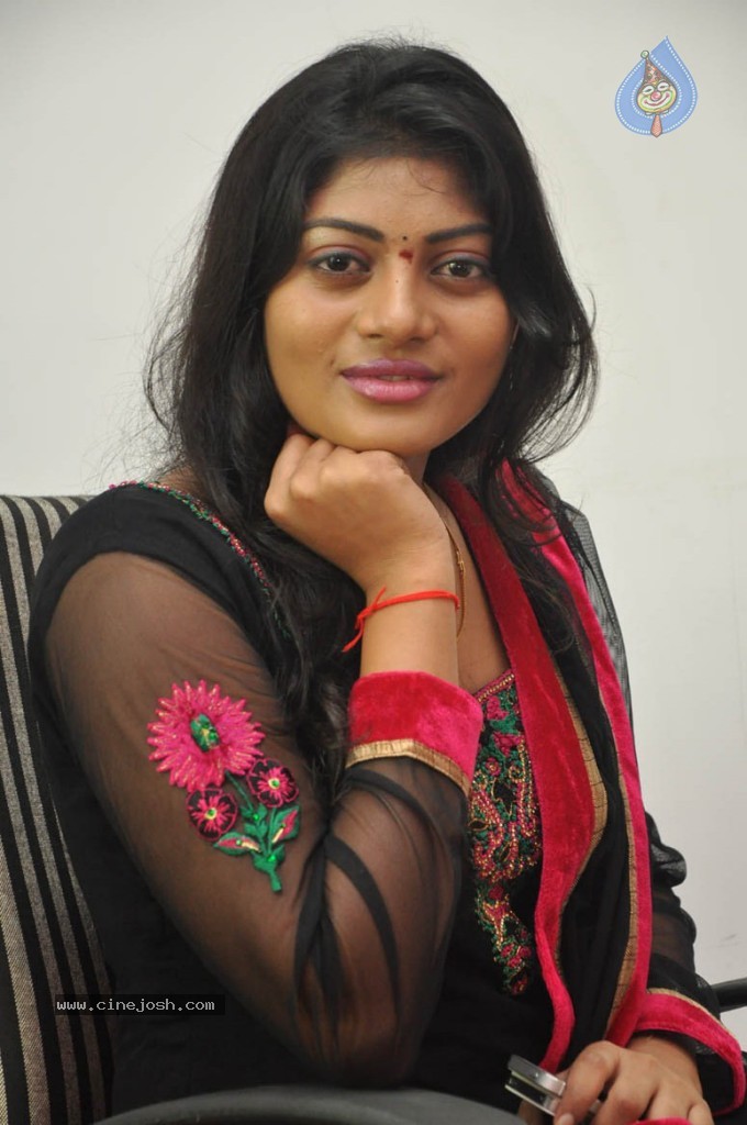 Soumya New Stills - 4 / 38 photos