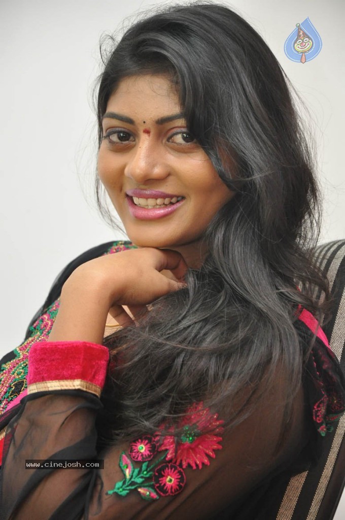 Soumya New Stills - 8 / 38 photos