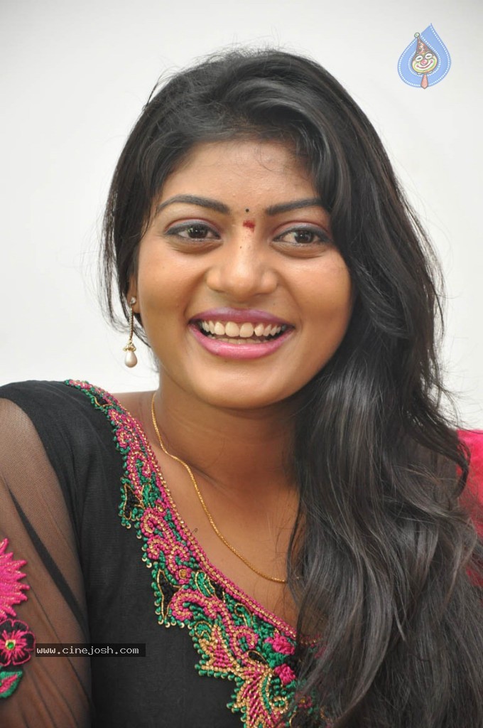 Soumya New Stills - 9 / 38 photos