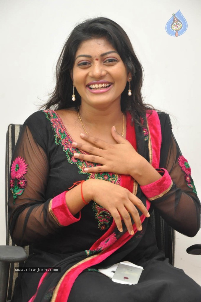 Soumya New Stills - 11 / 38 photos