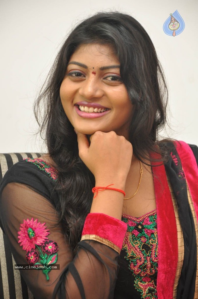 Soumya New Stills - 12 / 38 photos