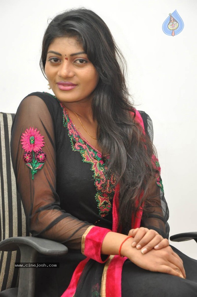 Soumya New Stills - 14 / 38 photos