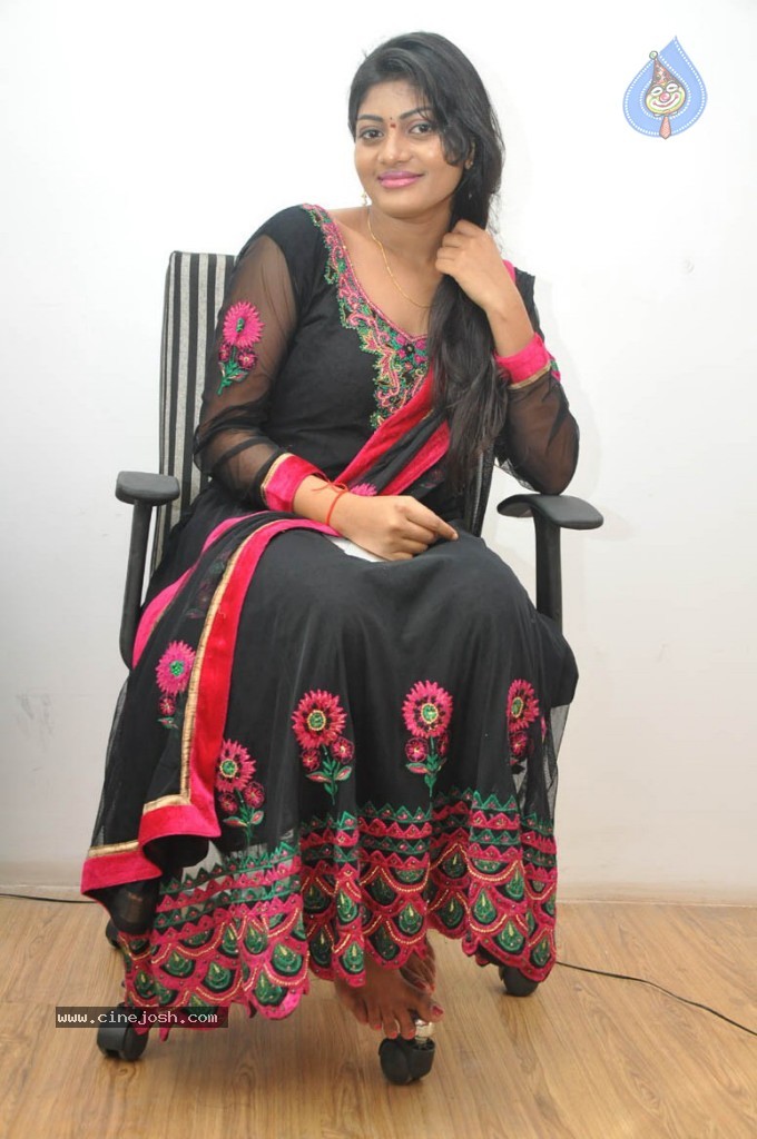 Soumya New Stills - 17 / 38 photos