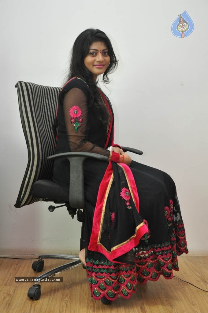 Soumya New Stills - 20 / 38 photos