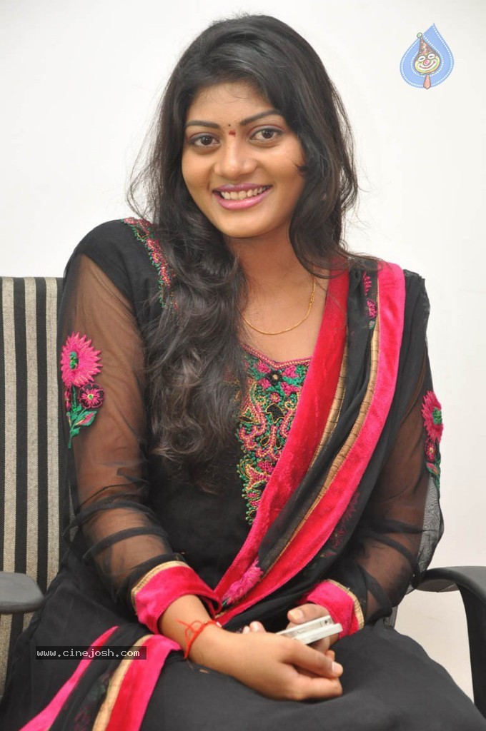 Soumya New Stills - 27 / 38 photos