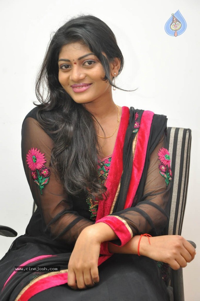 Soumya New Stills - 33 / 38 photos